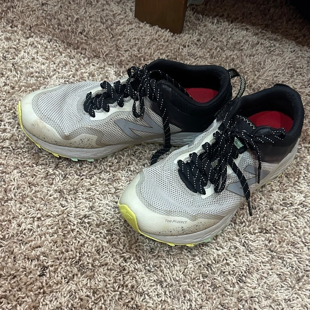 New Balance women Black and Gray Sneakers size 9